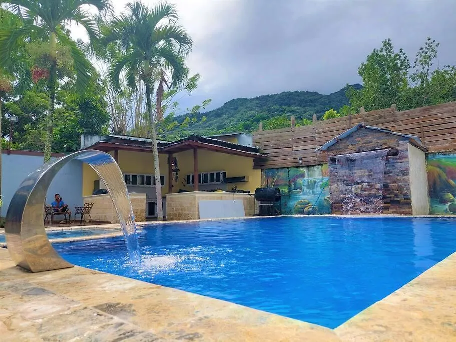 Villa Con Hermosa Vista A Las Montanas A Pasos Del Rio @Drvacationsrental Bonao